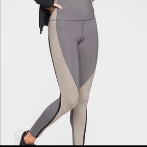 Athleta Spar Colorblock 7/8 Size Medium